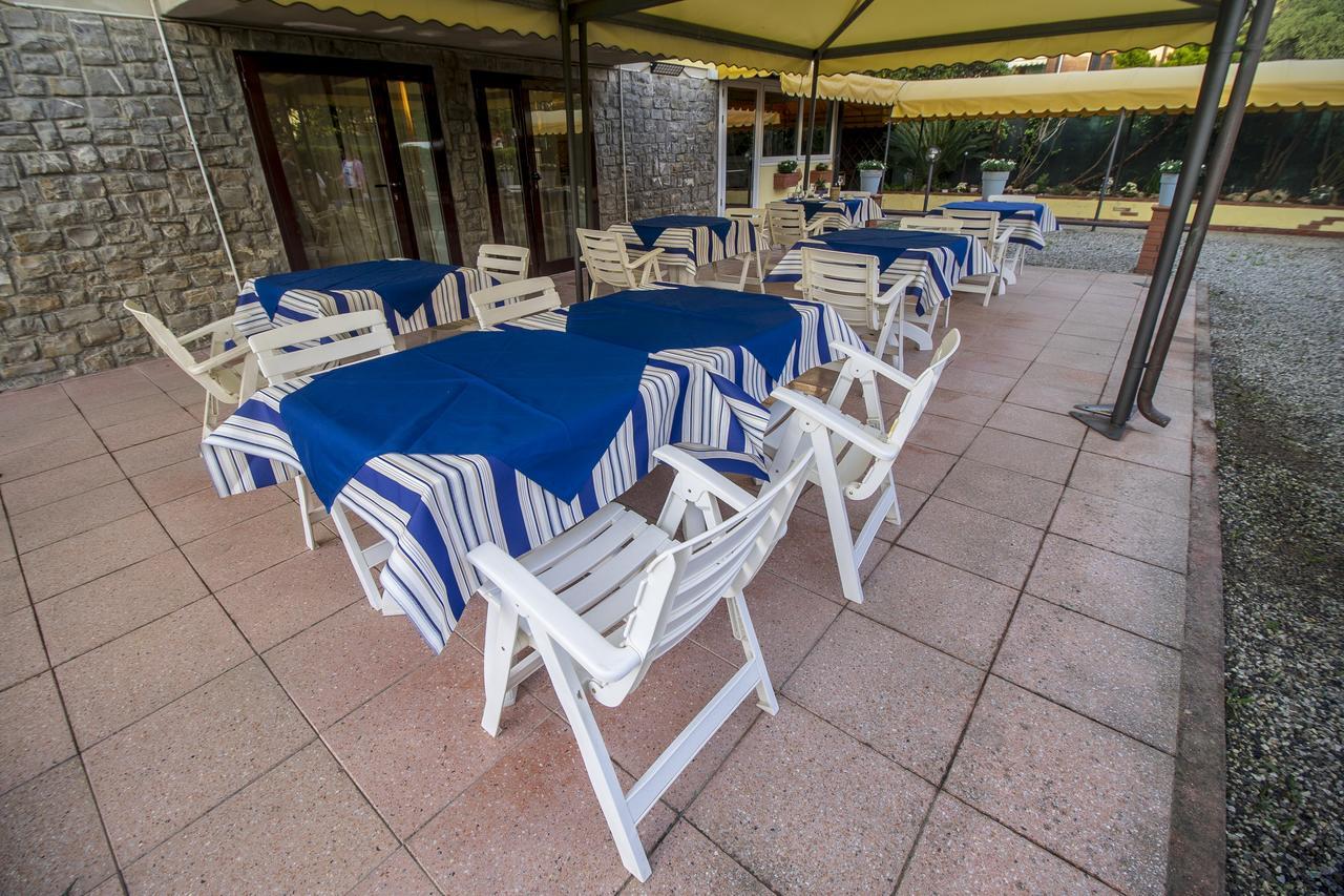Hotel Herve Marina di Massa Exterior photo
